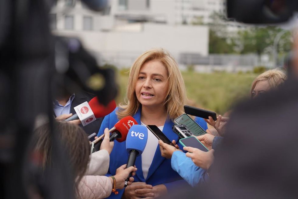 La vicealcaldesa de Madrid, Inma Sanz, atiende a los medios de comunicación en Valdebebas.