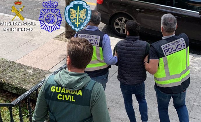 La Policía Nacional y la Guardia Civil en una investigación conjunta con la Guardia Nacional Republicana de Portugal han detenido a 4 personas por un Robo con Violencia e Intimidación en una joyería de Portugal