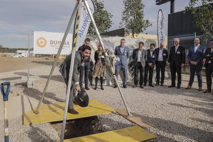 El conseller de Empresa y Trabajo de la Generalitat, Roger Torrent, durante el acto de primera piedra de la planta.