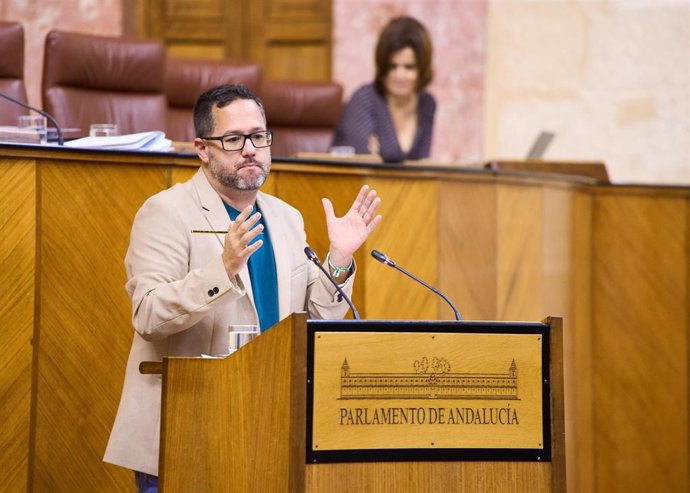 El portavoz del Grupo Mixto-Adelante Andalucía, José Ignacio García, interviene en el debate de totalidad del proyecto de Ley del Presupuesto de la Comunidad Autónoma para 2024 en el Pleno del Parlamento.