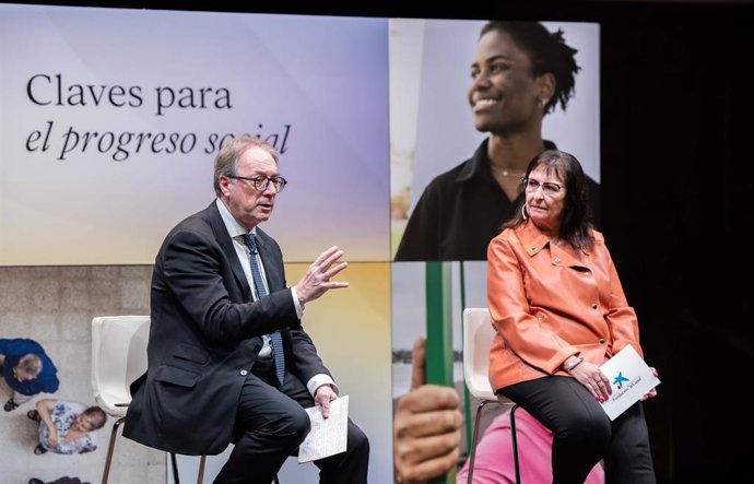 Marc Simón y Elisa Durán en el acto Claves para el progreso social Fundación la Caixa.