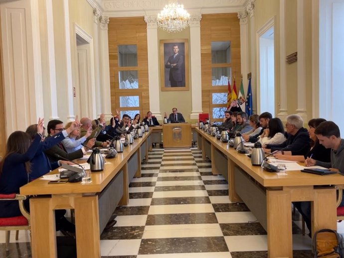 Votación en el Pleno del Ayuntamiento de Cáceres