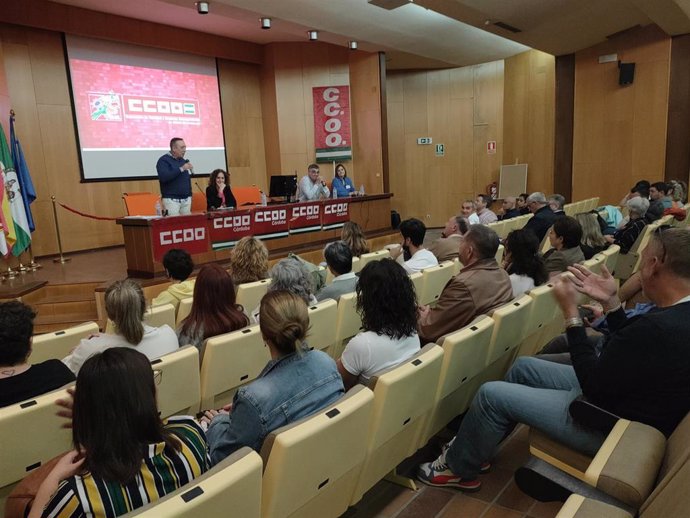 Un momento de la asamblea a la que ha asistido Nuria López en el Hospital de Cabra.