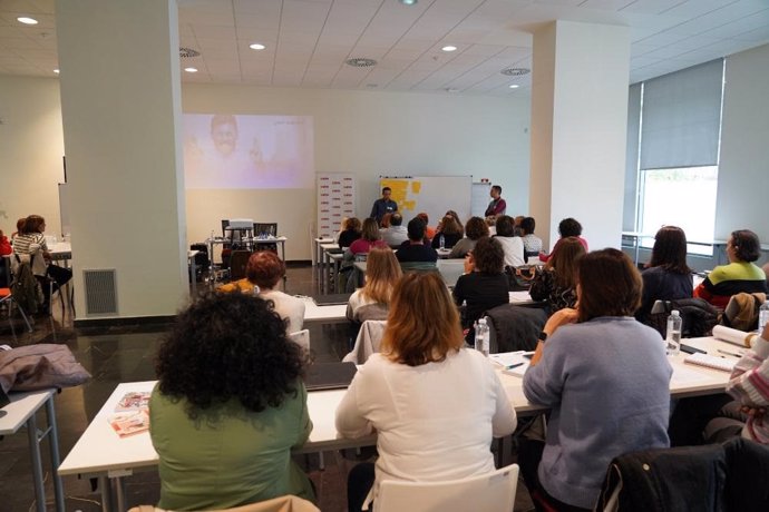 Responsables de 40 bibliotecas municipales participan en un curso de la DPH sobre la metodología 'Desing Thinking'