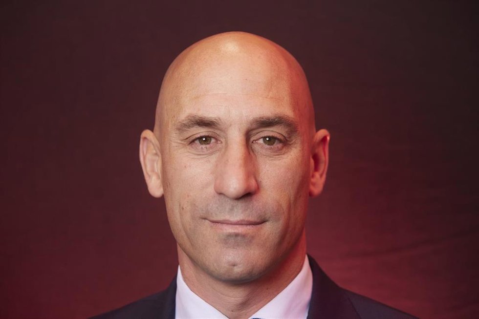Archivo - El entonces presidente de la Real Federación Española de Fútbol, Luis Rubiales, posa para Europa Press, en el Auditorio Meeting Place de Madrid en febrero de 2023.