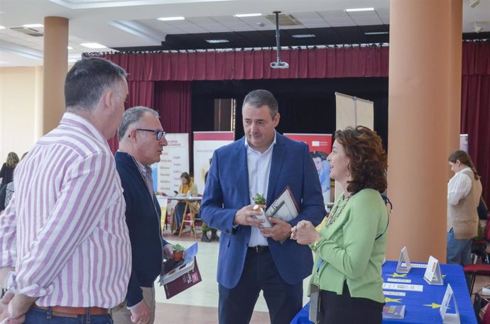 Diputación acerca las nuevas oportunidades al interior con la I Feria de Empleo de Alhama de Almería