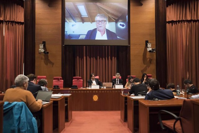 El presidente de la Cámara de Comercio e Industria Israel-Países del Golfo Pérsico y periodista, Henrique Cymerman, comparece por videoconferencia en la Comisión de Acción Exterior en el Parlament de Catalunya.