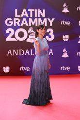 Foto: Los nominados a los Latin Grammy desfilan por la alfombra roja destacando su celebración en Andalucía