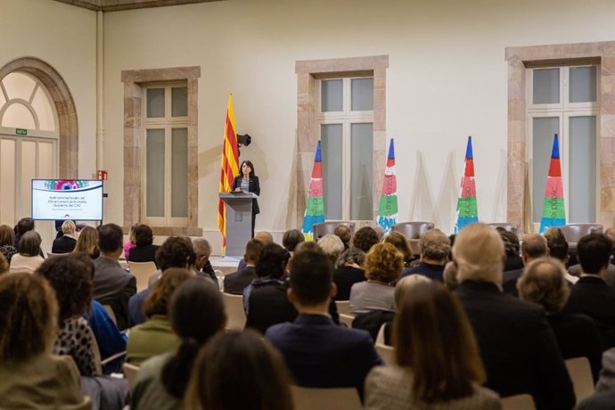 El Parlament acoge el acto por los 25 años de 'Quaderns del CAC' y la presentación de su número 49