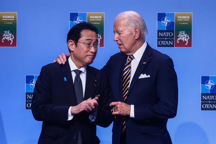 Archivo - Imagen de archivo del primer ministro de Japón, Fumio Kishida (izquierda), y el presidente de EEUU, Joe Biden (derecha)