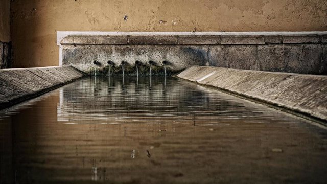 Archivo - El Foro de la Economía del Agua pide más inversión en saneamiento