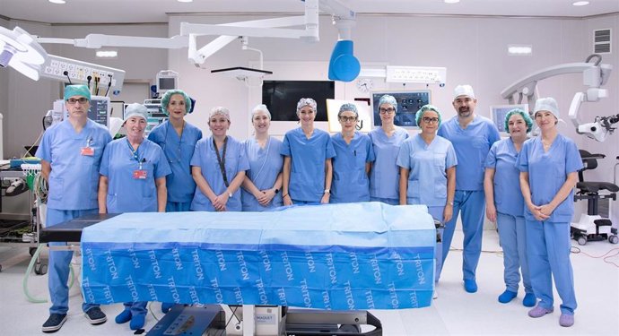 Equipo médico y de enfermería que participó en las dos intervenciones
