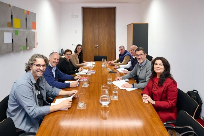 Imagen de los componentes de la ponencia para analizar el desarrollo socioeconómico de Tierra Estella