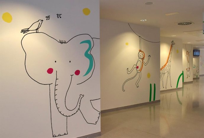 Murales en el área infantil del HUCA.