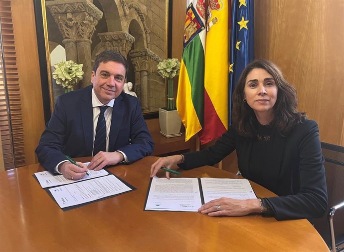 Educación y Empleo renueva el convenio con la Fundación Caixabank para mejorar la calidad de la FP Dual en La Rioja