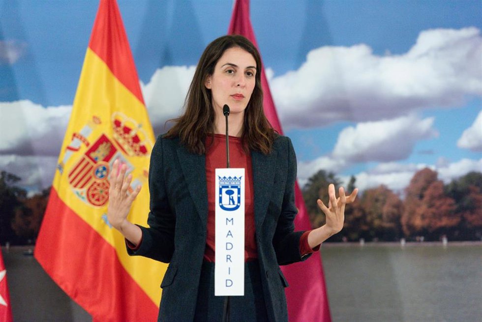La portavoz de Más Madrid en el Ayuntamiento, Rita Maestre, durante una rueda de prensa posterior a una sesión extraordinaria del Pleno municipal en el Ayuntamiento de Madrid, a 17 de noviembre de 2023, en Madrid (España). 