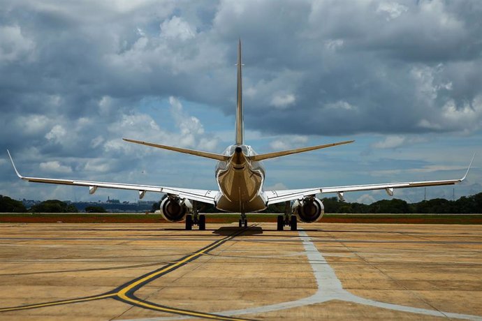 Archivo - Un avión de Brasil