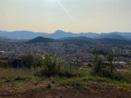 Panorámica de Olot (Girona), en la zona volcánica de La Garrotxa, una de las áreas que se estudiaran en el proyecto Epysim