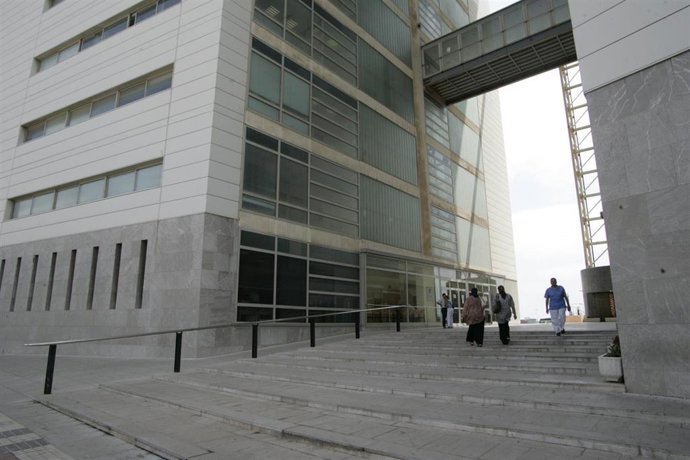 Archivo - Edificio de los juzgados V Centenario en Melilla