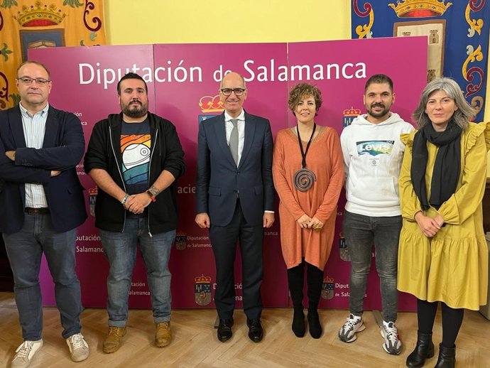 Participantes en la reunión de la Mesa del Voluntariado en la Diputación de Salamanca