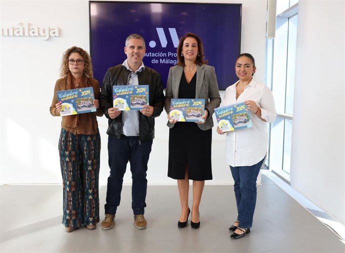 La Diputación de Málaga ha editado en su Centro de Ediciones (Cedma) los calendarios solidarios que ayudarán a financiar las actividades de la Asociación Pro Discapacitados de Alhaurín el Grande (Aprodal).