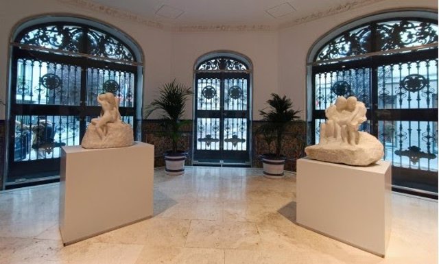 La baronesa Francesca Thyssen-Bornemisza cede dos esculturas de Auguste Rodin de su colección particular: 'La muerte de Alcestes' y 'Una joven confiando su secreto a Isis' al Museo Nacional Thyssen-Bornemisza