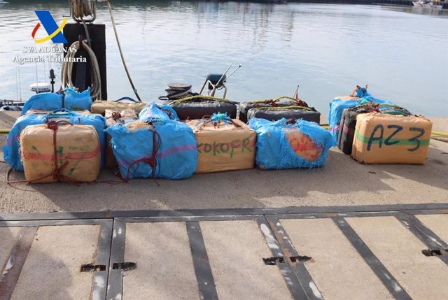 Aprehendidos 700 kilos de hachís en una embarcación deportiva en el puerto de Chipiona
