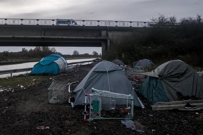 Archivo - Migrantes en el norte de Francia