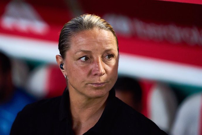 Archivo - Inka Grings, head coach  of Switzerland, looks on during the UEFA Womens Nations League match played between Spain and Switzerland at Arcangel stadium on September 26, 2023, in Cordoba, Spain.