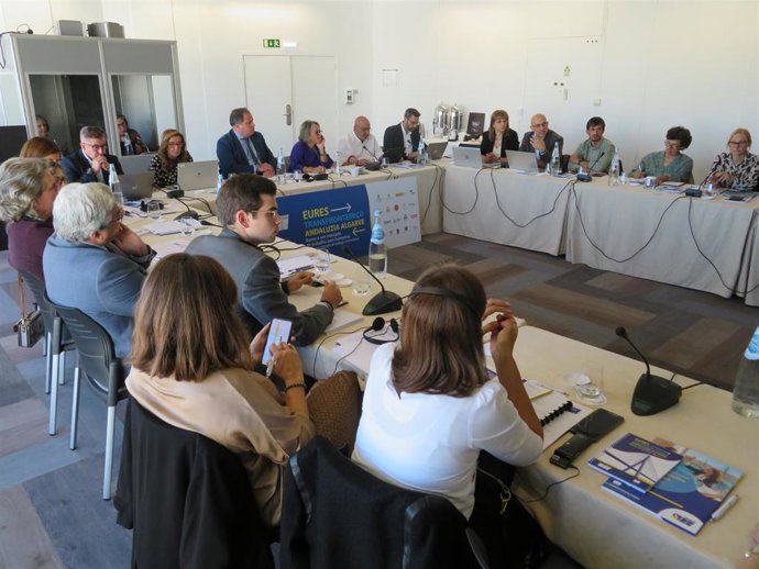 Comité de Seguimiento de la cuarta y actual edición del proyecto Eures Transfronterizo Andalucía-Algarve 2022-24, Eures-T, en faro (Portugal)
