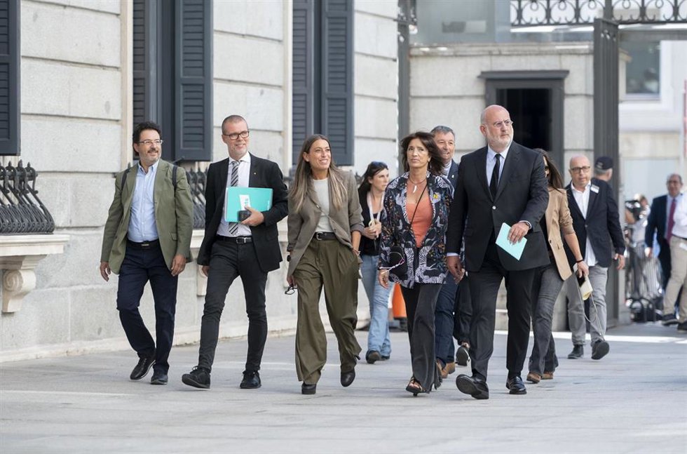 Archivo - Miriam Nogueras y diputados de Junts en el Congreso