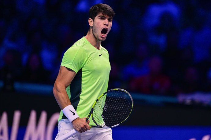 17 November 2023, Italy, Turin: Spanish tennis player Carlos Alcaraz celebrates a point against Russian Daniil Medvedev during their men's singles match of the 2023 ATP Finals tennis tournament. Photo: Marco Alpozzi/LaPresse via ZUMA Press/dpa