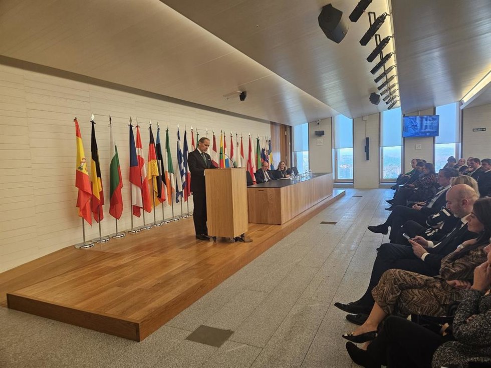 El Decano del ICAM, Eugenio Ribón, clausura la Cumbre de Derecho de la Unión Europea para profesionales de la UE.