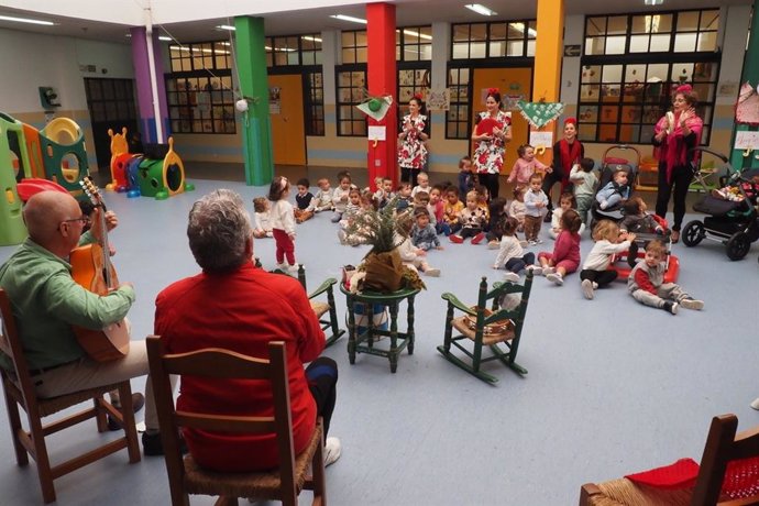 Imagen de la celebración del Día del Flamenco en las escuelas municipales infantiles de Palos de la Frontera (Huelva).