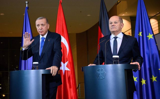 El canciller alemán, Olaf Scholz, y el presidente de Turquía, Recep Tayyip Erdogan