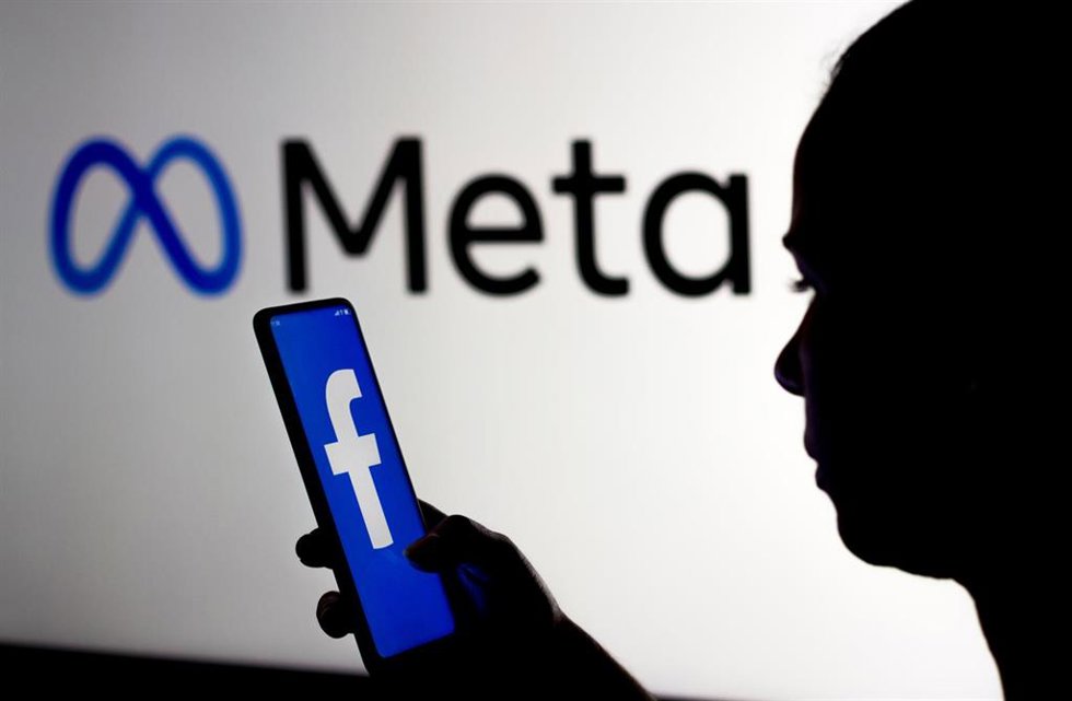 Archivo - Imagen del logo de Meta y Facebook.