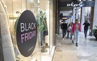 Los comerciantes esperan que el Black Friday acelere el consumo, aunque avisan de que tiene efectos "contraproducentes"