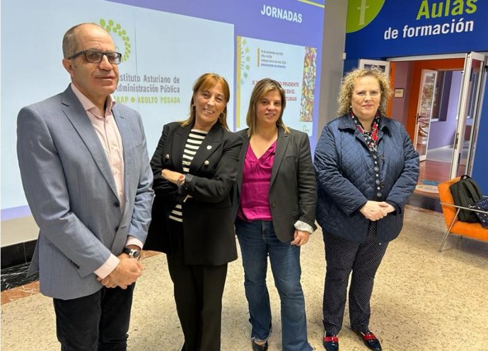 Archivo - El director general de Función Pública , Miguel Ángel Rodríguez Fernández; la gerente de la Asociación Plena Inclusión, Casilda Sabín Fernández; la vicepresidenta del Principado, Gimena Llamedo, y la directora del Instituto Adolfo Posada, Bego