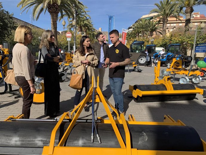 La consejera de Agua, Agricultura, Ganadería y Pesca, Sara Rubira, visitó hoy la Feria Agrícola de Jumilla 2023