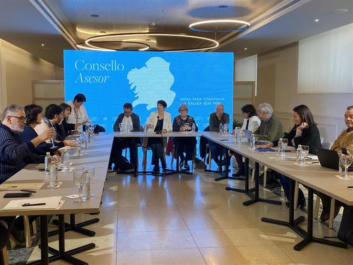 Ana Pontón preside la primera reunión del consejo asesor en materia de economía del BNG.