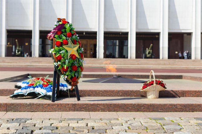 Archivo - May 3, 2018, Moscow, Russia: Wreaths and flowers seen at the Eternal Flame, during the event..At Victory Park in Poklonnaya Gora, Director of the Federal Service of the National Guard of the Russian Federation, General Viktor Zolotov, launched
