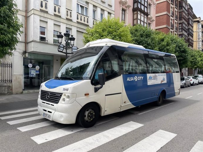 Los vecinos de Astillero dispondrán hoy de autobús gratuito a los cementerios 