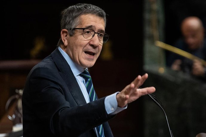 El PSOE pide a Feijóo que deje de "alimentar a la bestia" en las calles porque acabará "devorándole"