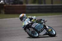 Masià partirá décimo por el título de Moto3 y Holgado firma la 'pole'