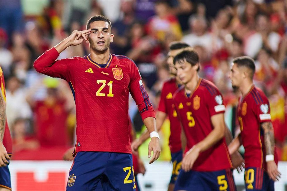 Archivo - Ferran Torres con la selección española