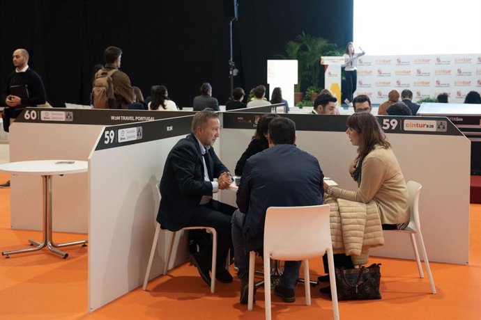 Encuentros comerciales en la Feria Intur Negocios