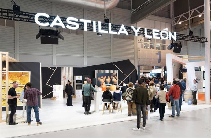 Expositor de Castilla y León en Intur