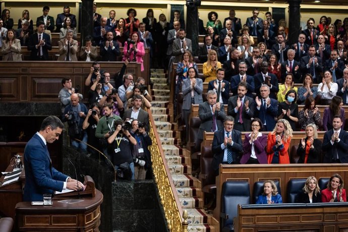El presidente del Gobierno en funciones y candidato a la reelección, Pedro Sánchez, intervenía durante la segunda sesión del debate de investidura, en el Congreso de los Diputados, en Madrid (España). 