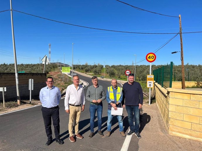 La Diputación de Jaén ultima las obras para mejorar la carretera entre Arquillos y El Porrosillo