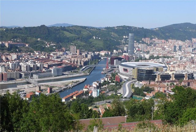 Archivo - Panorámica de Bilbao